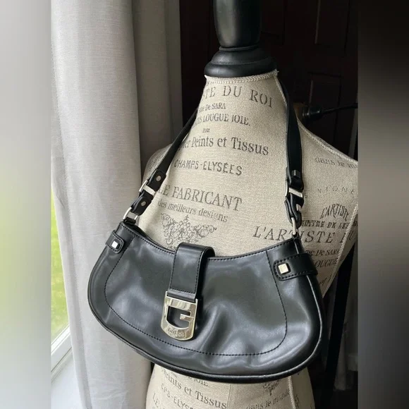 Black Guess Purse - Picture 3 of 8